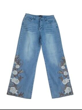 A.Z.I. Embroidered Light Blue Wide-Leg Lightweight Jeans Size 10